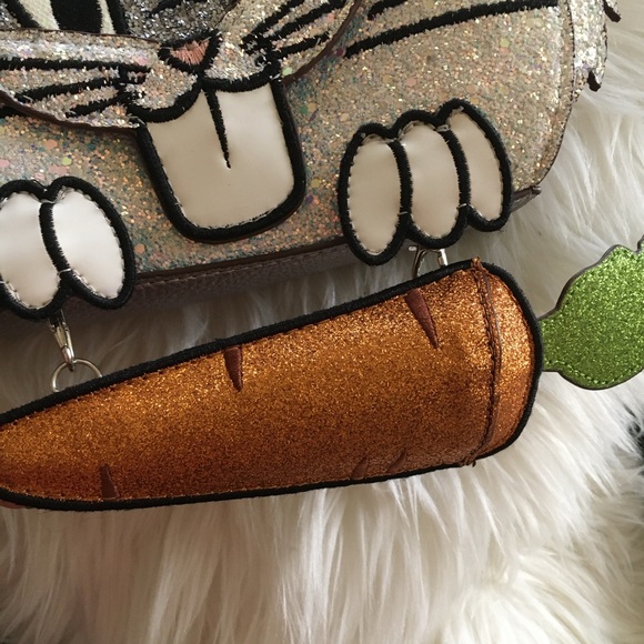 Danielle Nicole looney tunes bugs bunny purse - Picture 3 of 6